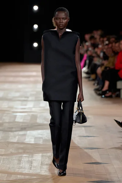 Look 2